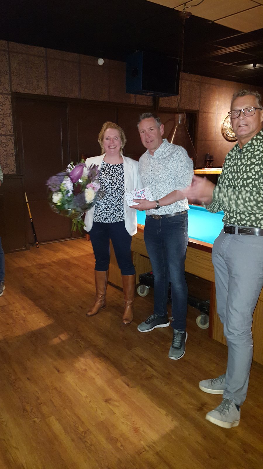 2022 april Voorzitter Peter p, neemt afscheid van Gerard en Hélene
