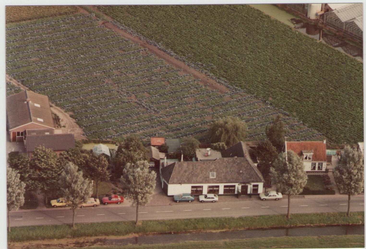 luchtfoto woonhuis herberg karrewiel