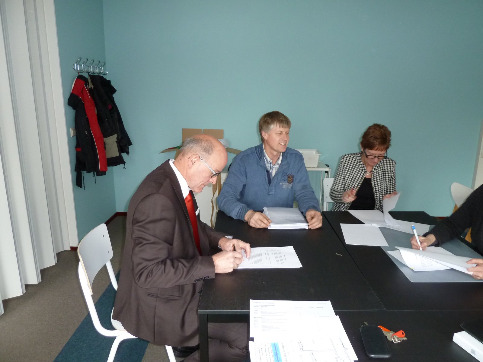 2015 febr. Thomas Laan, Arie Vriend Mieke Schouten tekenen huurovereenkomst