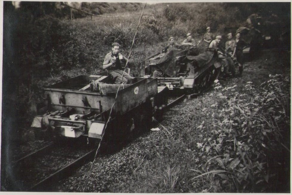 Jan Snoek 21 juli 1947 oefeningen met spoor