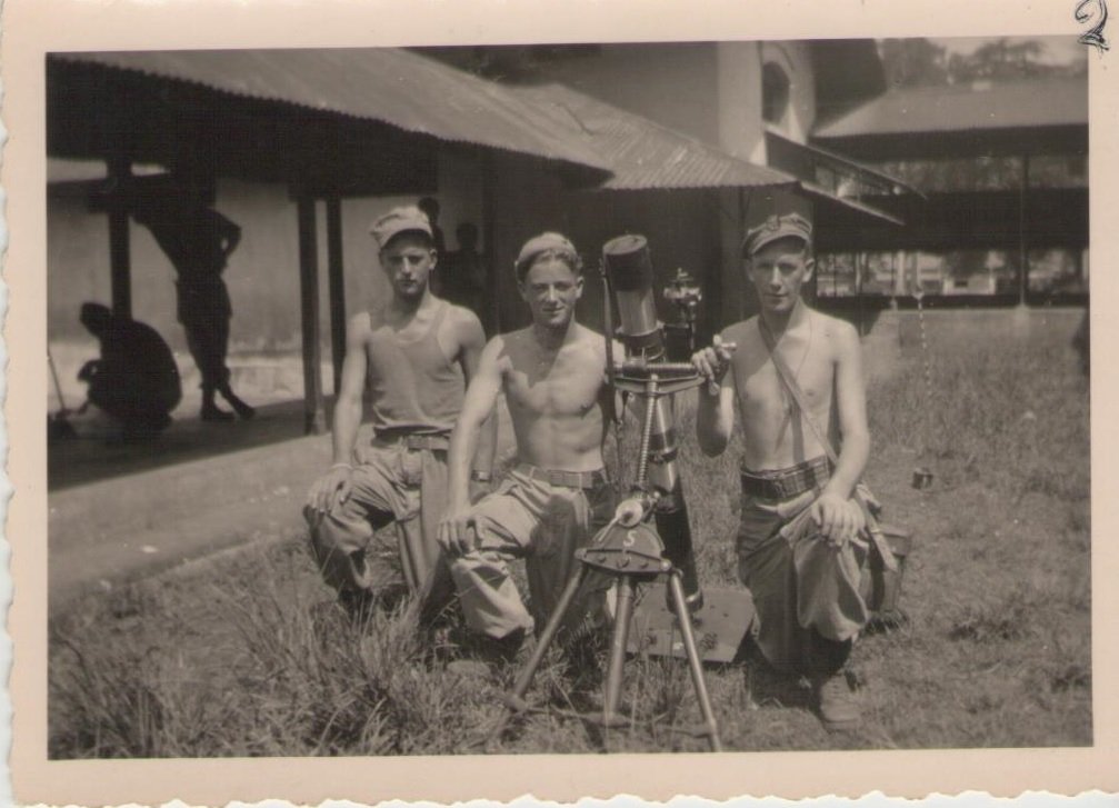 jan snoek juli 1947 op oefening met de mortier