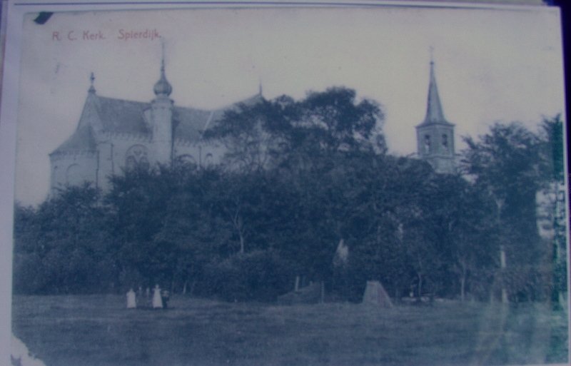 R.C. Kerk, Spierdijk (oude ansichtkaart)