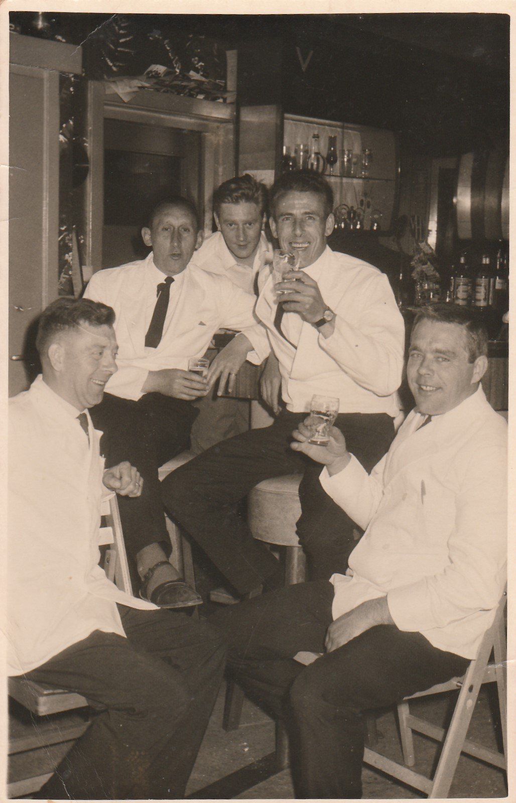 1966 kermis voor aanvang met o.a. Jaap Rood, Freek Masteling, Wim Duyn, Theo Knijn, Theo Koning