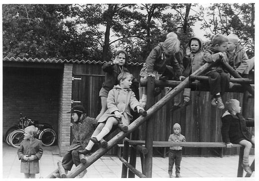 Buiten spelen, 1964