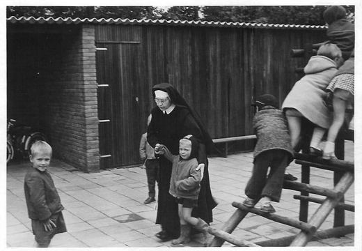 Buiten spelen, 1964