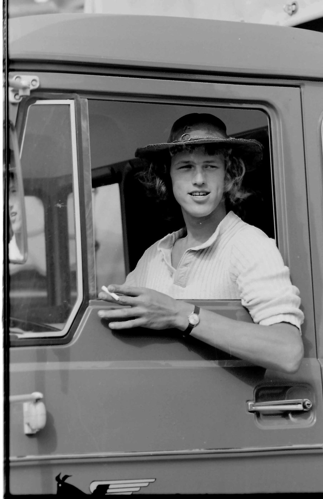 Jac de Vries in vrachtwagen